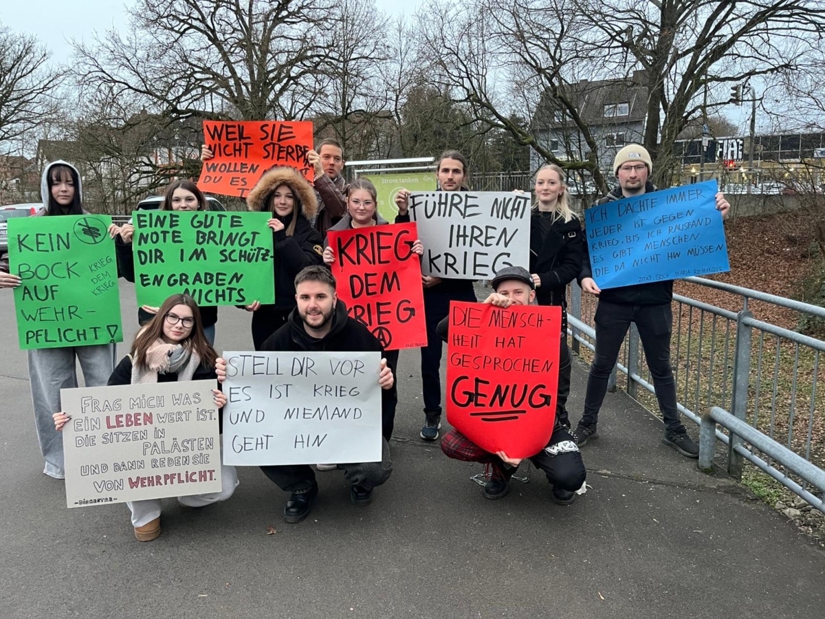 Plakataktion der SV setzt Zeichen für Mitbestimmung und Haltung